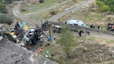Kastamonu’da kamyon 25 metreden uçtu!