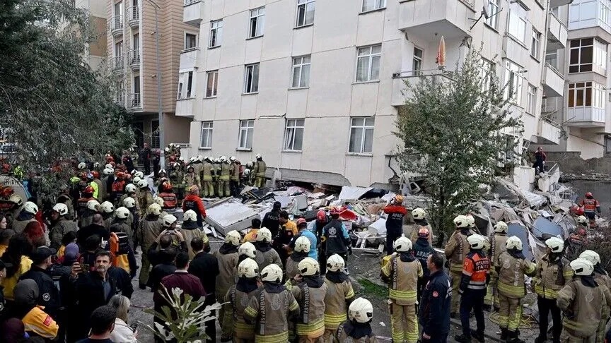 Maltepe’de 7 katlı bina çöktü