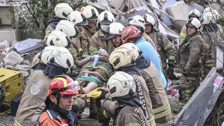Maltepe’de çöken bina: Can kaybı 5’e yükseldi 1 Maltepe'de çöken binada arama kurtarma çalışmaları tamamlanırken, olayda hayatını kaybedenlerin sayısı 5'e yükseldi.