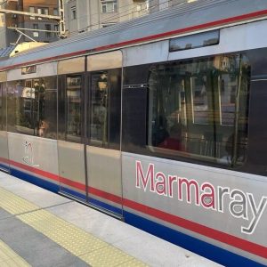 Marmaray’da bir kişi intihar etti!