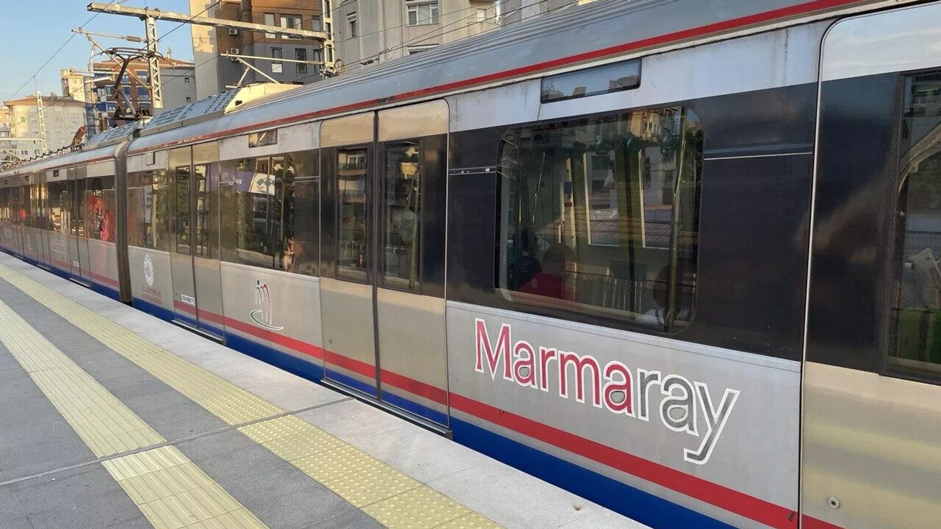 Marmaray’da bir kişi intihar etti!