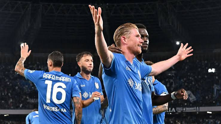 Serie A’da haftaya İnter ve Napoli damga vurdu 2 1. Napoli, Kevin De Bruyne'nin iki gol attığı karşılaşmada Frosinone'yi 3-0 yenerek haftayı üç puanla kapattı.