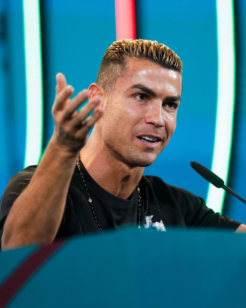 Cristiano Ronaldo resti çekip Suudi Arabistan’a gitti 1 ronaldo2 2 819x1024 1
