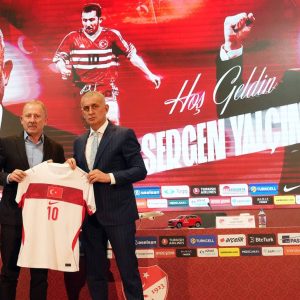 Sergen Yalçın çocukları kurtarabilecek mi?