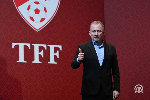 Sergen Yalçın, kendisini A Milli Futbol Takımımızın yeni teknik direktörü yapan sözleşmeye imza atarken iddialı konuştu