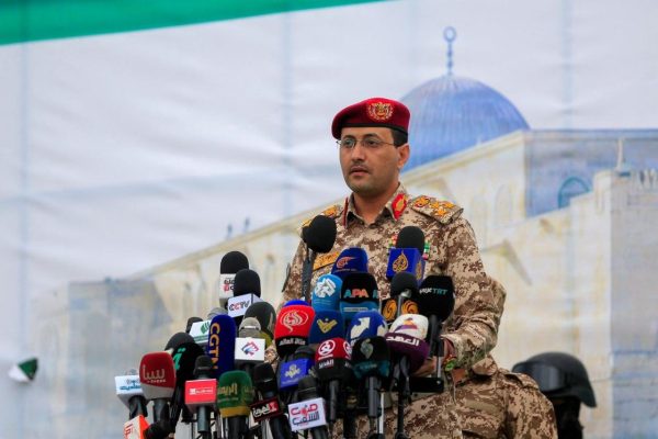 Yemen'deki Husi güçleri, Suudi Arabistan'da savunma bakanlığı başta olmak üzere çok sayıda tesisi vurduğunu açıkladı